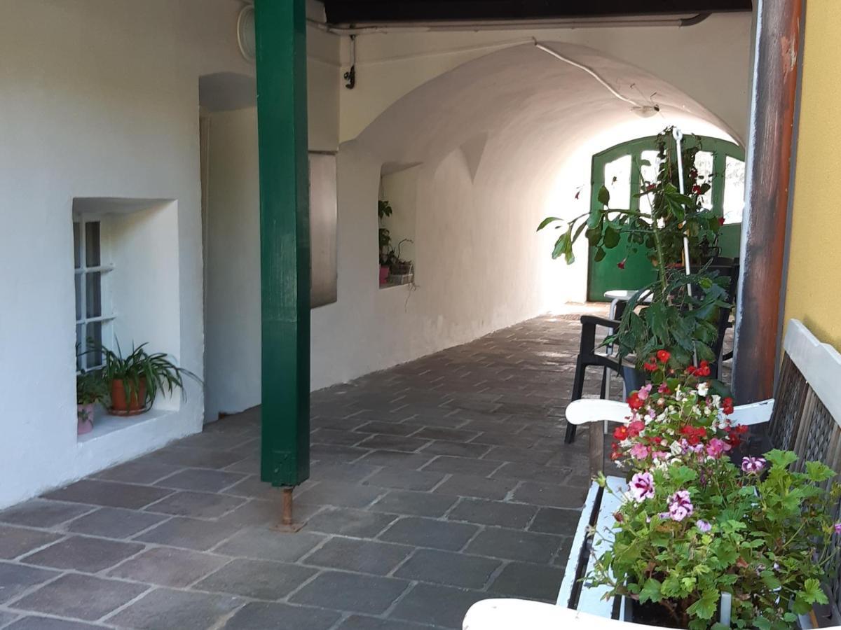 Studio In Altstadthaus Sankt Veit an der Glan Bagian luar foto